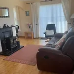 Mountain Retreat - Bright & Spacious 2 Bed With Large Garden