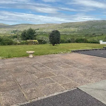Mountain Retreat - Bright & Spacious 2 Bed With Large Garden Feriehus *