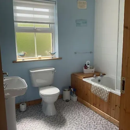 Mountain Retreat - Bright & Spacious 2 Bed With Large Garden * シュル