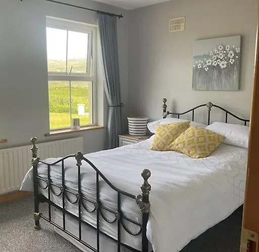Mountain Retreat - Bright & Spacious 2 Bed With Large Garden *