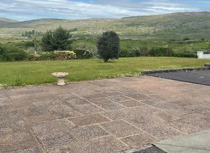 Mountain Retreat - Bright & Spacious 2 Bed With Large Garden 펜션 *